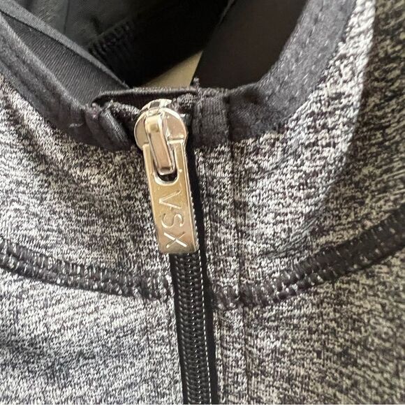 Victoria’s Secret Sport Zip Front Supportive Sports Bra Gray VSX Size 34B - Picture 4 of 5